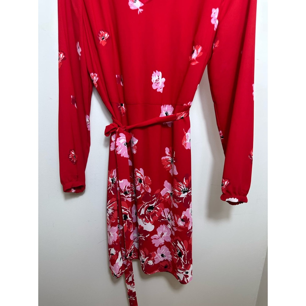 White House Black Market Red Floral Prit Day Fit and Flare Dress Size 8 - Picture 8 of 8